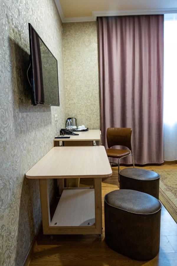 Inga Hotel Jerevan Exteriör bild